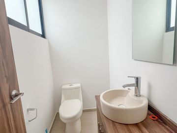 CASA EN RENTA EN LUCENDI RESIDENCIAL UBICADO 3 MINUTOS DE PLAZA SAN DIEGO