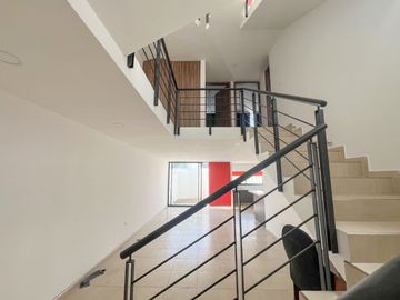 CASA EN RENTA EN LUCENDI RESIDENCIAL UBICADO 3 MINUTOS DE PLAZA SAN DIEGO
