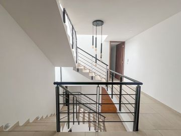 CASA EN RENTA EN LUCENDI RESIDENCIAL UBICADO 3 MINUTOS DE PLAZA SAN DIEGO