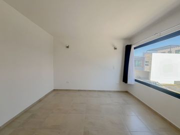 CASA EN RENTA EN LUCENDI RESIDENCIAL UBICADO 3 MINUTOS DE PLAZA SAN DIEGO