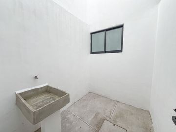 CASA EN RENTA EN LUCENDI RESIDENCIAL UBICADO 3 MINUTOS DE PLAZA SAN DIEGO