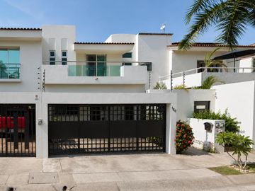 Casa en venta en Rio Cutzmala, Fluvial Vallarta, Puerto Vallarta, Jalisco