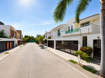 Casa en venta en Rio Cutzmala, Fluvial Vallarta, Puerto Vallarta, Jalisco