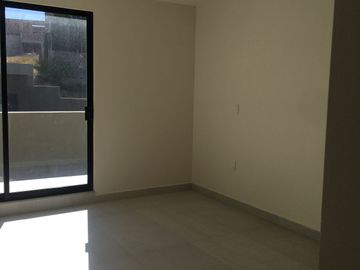 VENDO HERMOSA CASA EN EXCLUSIVO FRACC. VISTA ANTIGUA SAN MIGUEL