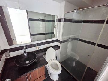 SE ARRIENDA APARTAMENTO VERSALLES