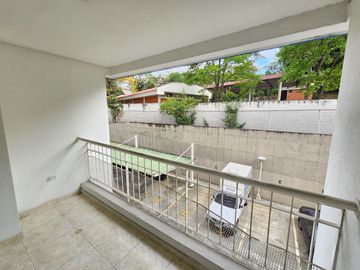 SE ARRIENDA APARTAMENTO VERSALLES
