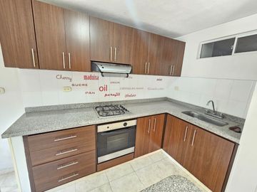 SE ARRIENDA APARTAMENTO VERSALLES