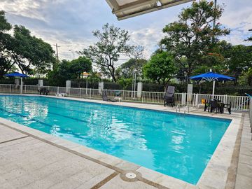 SE ARRIENDA APARTAMENTO VERSALLES