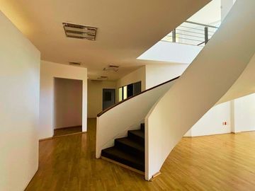 Local Comercial para Oficinas Corporativas en Renta - Ave. Vasconcelos, Col. Mirasierra (500 m²)