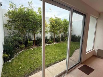 SE RENTA CASA EN VILLAMAGNA