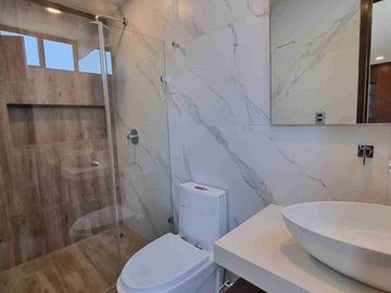 CASA EN VENTA EN ESQUINA EN LOMAS DE ANGELOPOLIS, PUEBLA