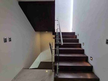 CASA EN VENTA EN ESQUINA EN LOMAS DE ANGELOPOLIS, PUEBLA