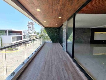 CASA EN VENTA EN ESQUINA EN LOMAS DE ANGELOPOLIS, PUEBLA