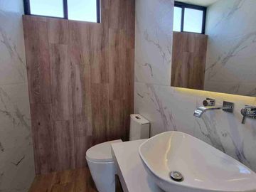 CASA EN VENTA EN ESQUINA EN LOMAS DE ANGELOPOLIS, PUEBLA