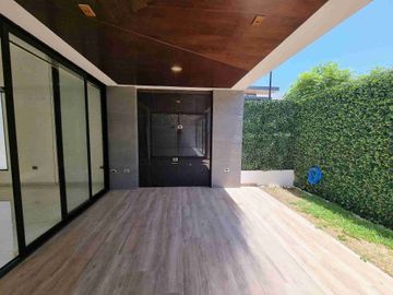 CASA EN VENTA EN ESQUINA EN LOMAS DE ANGELOPOLIS, PUEBLA