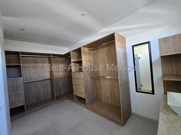 Casa con roof garden, estudio, 3 recámaras - Zibatá. RENTA