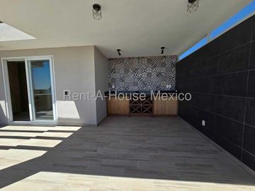 Casa con roof garden, estudio, 3 recámaras - Zibatá. RENTA