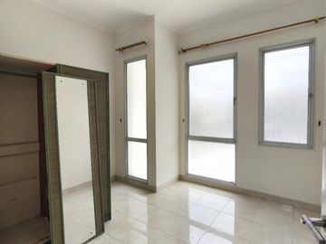 Disewakan rumah strategis castilla bsd city tangerang selatan