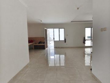 Disewakan rumah strategis castilla bsd city tangerang selatan