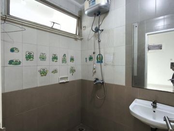 Disewakan rumah strategis castilla bsd city tangerang selatan