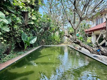Jual Rumah Mewah Siap Huni di Kemang, Jakarta Selatan - Private Pool