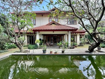 Jual Rumah Mewah Siap Huni di Kemang, Jakarta Selatan - Private Pool
