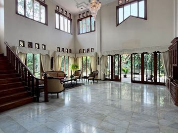 Jual Rumah Mewah Siap Huni di Kemang, Jakarta Selatan - Private Pool