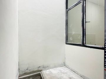 RUMAH BARU 2 LANTAI DI PISANGAN PULO GADUNG JAKARTA TIMUR DEKAT TOL RAWAMANGUN