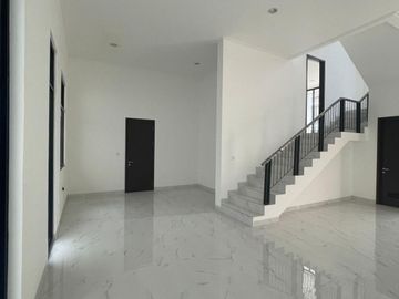 Disewakan Rumah Permata Hijau Residence Pik2, 4+1 KT, Kosongan, Harga : Rp 200 Juta/Thn