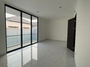 Disewakan Rumah Permata Hijau Residence Pik2, 4+1 KT, Kosongan, Harga : Rp 200 Juta/Thn