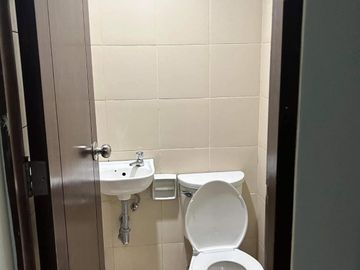 FOR RENT | One Central Condominium, Makati