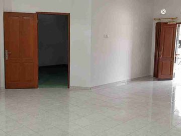 Rumah Siap Huni Dalam Perumahan Di Maguwoharjo Dekat Jogjabay, SD Model, Kampus SADHAR