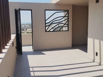 Casa en venta en Terrasoles con roof garden. Cerca del Aeropuerto