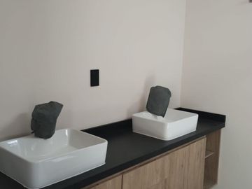 Casa en venta en Terrasoles con roof garden. Cerca del Aeropuerto