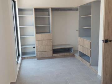 Casa en venta en Terrasoles con roof garden. Cerca del Aeropuerto