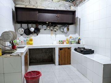Dijual Ruang Usaha + Rumah Di Cihanjuang, Cimahi
