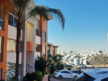 Departamento amueblado en RENTA - Milenio III, con jardín privado
