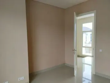Jual /Sewa Rumah  2 lt di Griya Galaxy