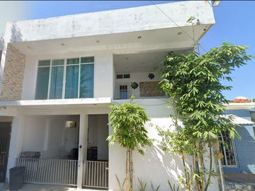 HERMOSA PROPIEDAD EN VENTA -RECUPERACION BANCARIA- EN CIUDAD DEL CARMEN ,CAMPECHE $728,000 MXN.