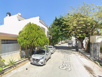 HERMOSA PROPIEDAD EN VENTA -RECUPERACION BANCARIA- EN CIUDAD DEL CARMEN ,CAMPECHE $728,000 MXN.