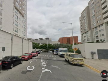 Departamento ubicado en colonia Lomas Independencia Guadalajara Jalisco. Con 2 recamaras y 86m2. Con acceso controlado. Muy cerca de Plaza Independenc
