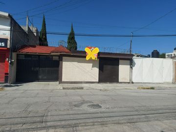 CASA SOLA EN RENTA DE UN PISO con LOCAL EN STA ANA TLAPALTITLAN TOLUCA