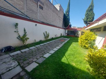 CASA SOLA EN RENTA DE UN PISO con LOCAL EN STA ANA TLAPALTITLAN TOLUCA