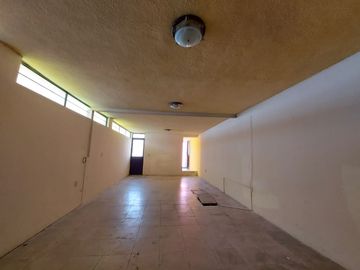 CASA SOLA EN RENTA DE UN PISO con LOCAL EN STA ANA TLAPALTITLAN TOLUCA