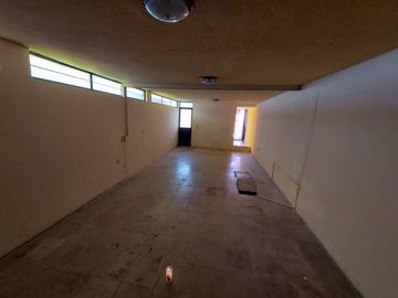CASA SOLA EN RENTA DE UN PISO con LOCAL EN STA ANA TLAPALTITLAN TOLUCA