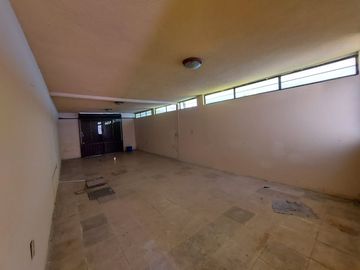 CASA SOLA EN RENTA DE UN PISO con LOCAL EN STA ANA TLAPALTITLAN TOLUCA