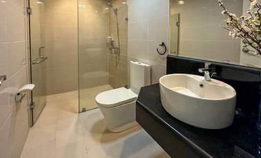 Semi Furnished 2BR Unit For Rent in 8 Forbestown Road, BGC