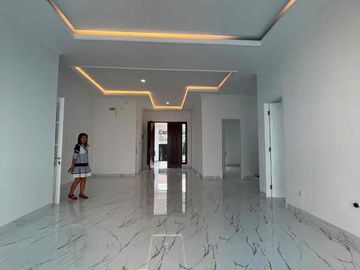 BRAND NEW AMERICAN CLASSİC HOUSE LEBAK BULUS JAKARTA SELATAN