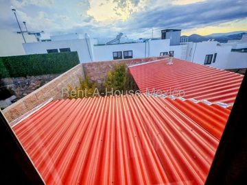 Casa con ároof garden, amenidades, 3 recámaras - RENTA, Zibatá
