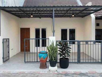Dijual rumah baru di Wiguna surabaya dg 3 kt.. murah..